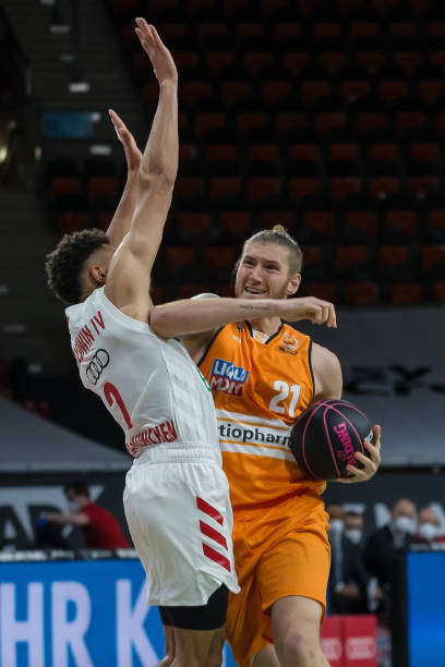 球的首钢来 球的首钢来